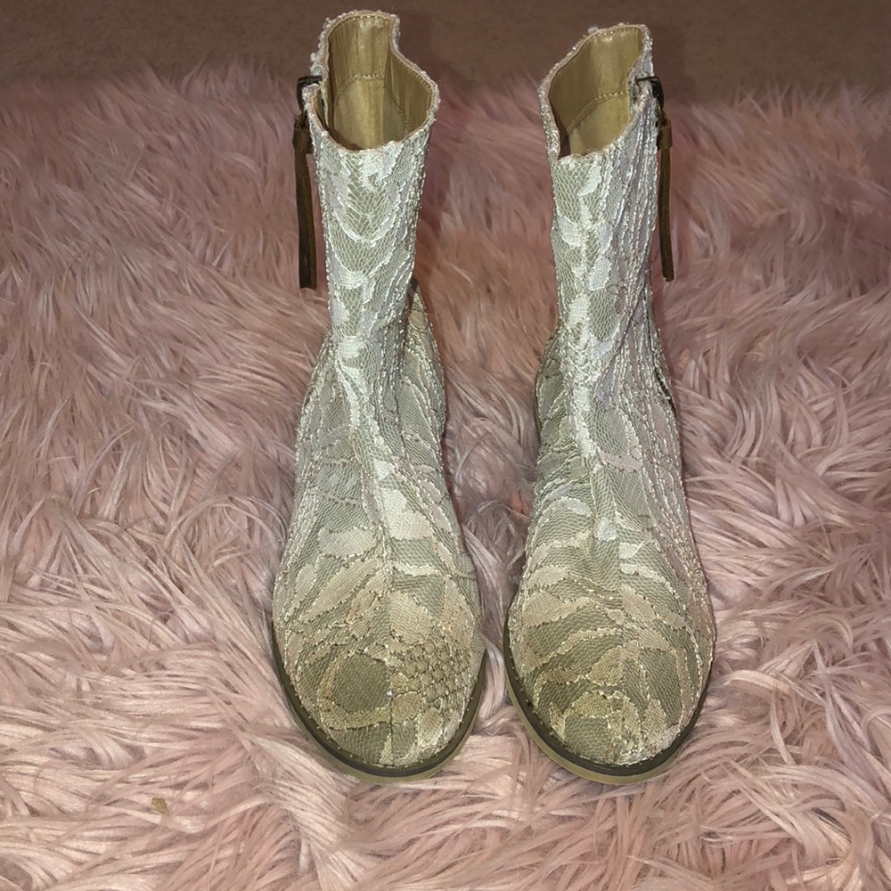 Joyfolie Girls Wren Lace Booties - Size 3